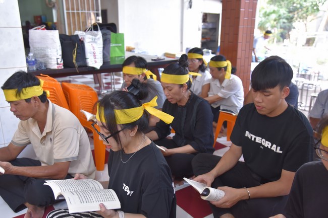 Visiting Late female Novice Thich Nu Phuc Tho Funeral in Bình Dương
